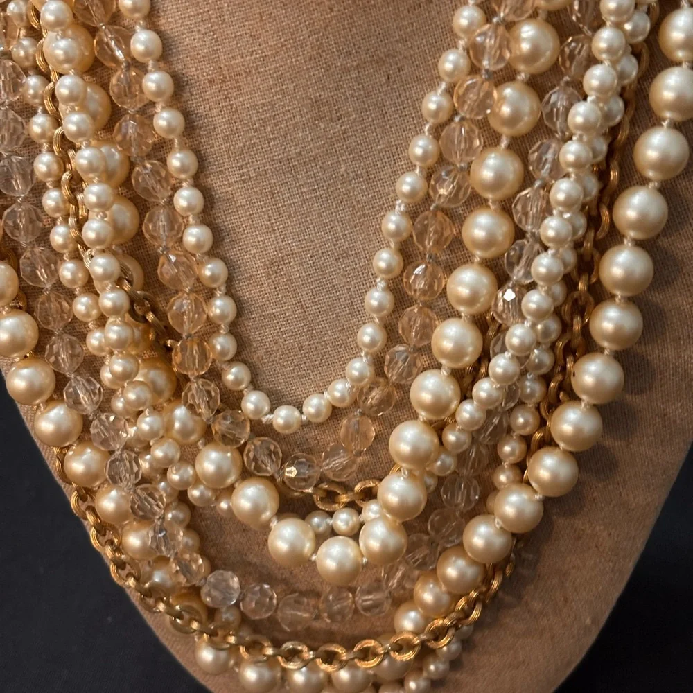 Elegant Multi-Strand Pearl and Gold Necklace - Picture 5 of 13